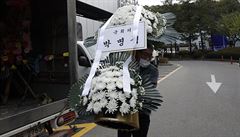 Pípravy na poheb pedsedy skupiny Samsung a nejbohatího mue Jiní Koreje I...