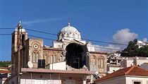 Pokozen ortodoxn kostel ve mst Karlovasi na eckm ostrov Samos.