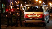Policie hlídá střed Vídně, kde došlo k útoku.