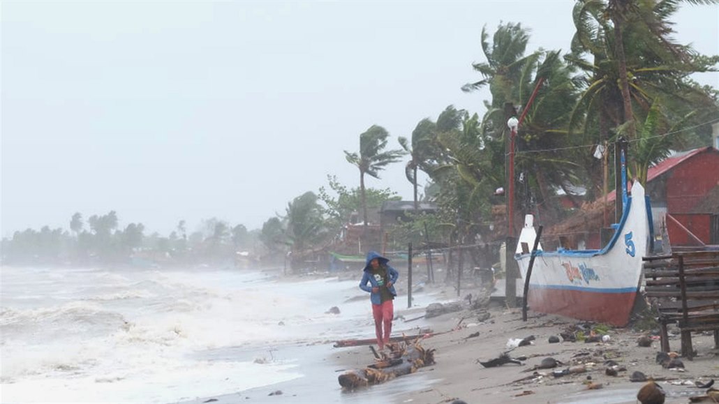 Filipíny zasáhl tajfun Goni, oznaovaný za jednu z nejsilnjích bouí...