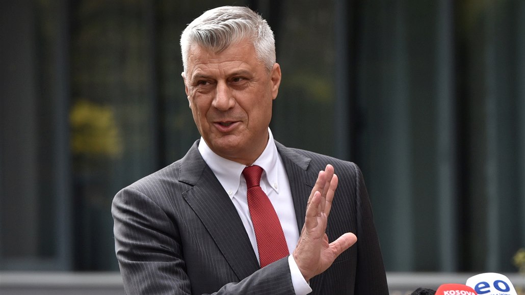 Kosovský prezident Hashim Thaçi rezignoval.