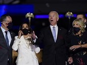 Pekvapivá reakce Joea Bidena na oslavné konfety po vítzném projevu