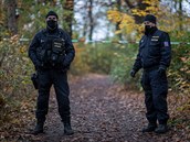 Policie našla při pátrání po zmizelé dvojici v pražské oboře Hvězda mrtvé tělo. Nevylučuje násilnou smrt