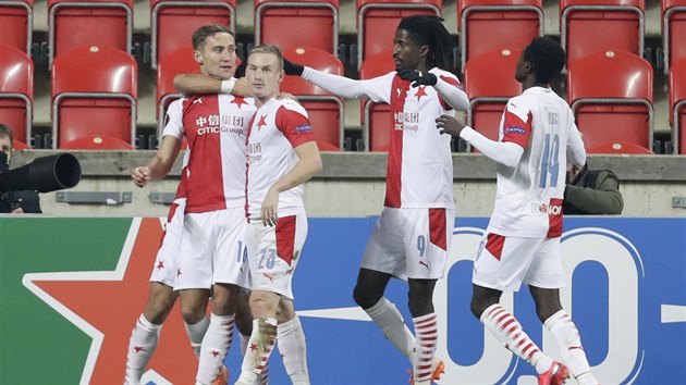 Slavia slaví gól do sít Nice