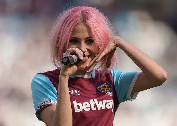 Britská zp�va�ka Pixie Lott