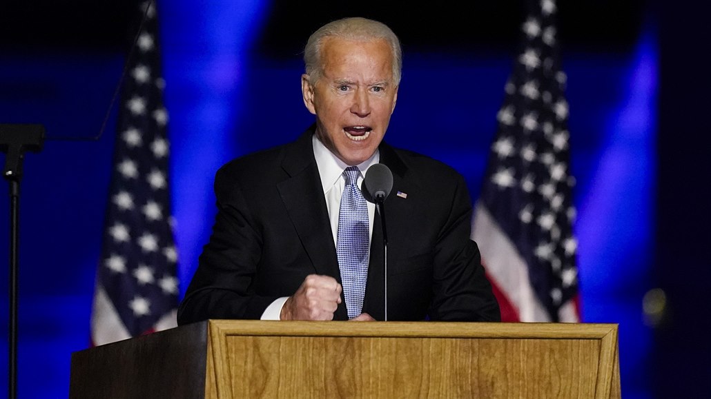 Prezident Joe Biden pi vítzné ei v Wilmingtonu.