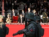 Vojenská pehlídka u píleitosti návtvy tureckého prezidenta Recepa Erdogana...