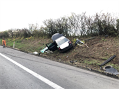 Tragická dopravní nehoda pti aut na dálnici D8 u Lukavce, okres Litomice.
