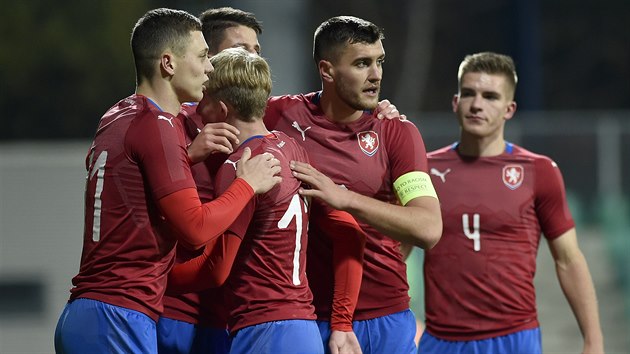 Lvíčata“ porazila po obratu Chorvatsko a posunula se na první místo před  Řecko | Fotbal | Lidovky.cz