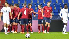 Čeští hráči se radují z úvodního gólu. | na serveru Lidovky.cz | aktuální zprávy