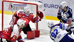 Utkání 13. kola hokejové extraligy: HC Dynamo Pardubice - HC Kometa Brno, 17....