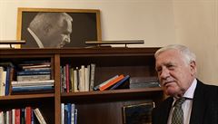 Bývalého prezidenta dsí neschopnost vlády i nástup Pirát.