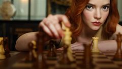 Seriál Dámský Gambit vzbudil zájem o šachy. Na eBayi jsou herní soupravy hledané každých šest sekund