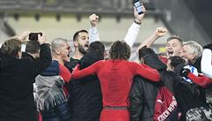 Radost �eských fotbalist� z vít�zství nad Slovenskem a postupu mezi elitu Ligy...