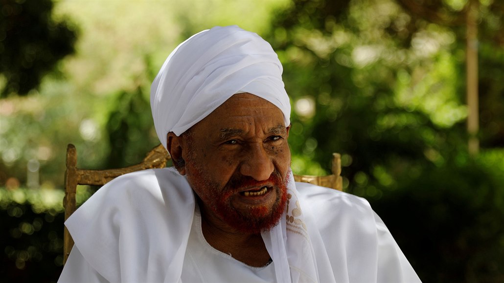 Zemřel přední představitel súdánské opozice a bývalý premiér Sádik Mahdí.