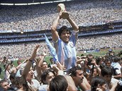 Argentinská fotbalová legenda Diego Maradona na fotografii z roku 1986