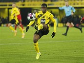 V A-týmu Dortmundu se objevuje i estnáctiletý Youssoufa Moukoko.