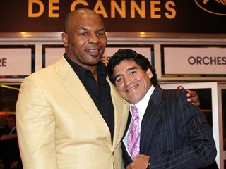 Diego Maradona a Mike Tyson v roce 2008.