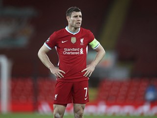 Kapitn Liverpoolu James Milner.