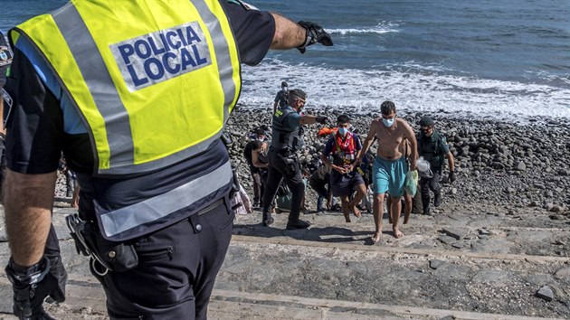 Migranti na Kanárských ostrovech.