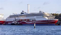 Trajekt v nedli v pístavu Mariehamn na Alandských ostrovech.