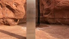 ‚Vrátili se pro něj mimozemšťané?‘ Záhadný monolit z pouště v Utahu zmizel, úřady od něj dávají ruce pryč