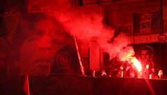 VIDEO: Oheň v ulicích Neapole i oživení Maradonova tanečku. Přijdou fotbalisté o číslo 10 na dresech?