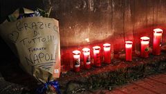 Památku Diega Maradony uctili také fanouci Neapole.