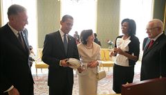 Barack Obama, Mirek Topolánek, Livia Klausová, Michelle Obamová a Václav Klaus...