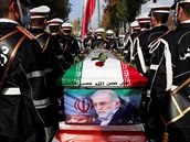 Na íránském ministerstvu obrany se v pondlí konal smutení obad za jaderného...