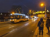 Vánoní atmosféru v Praze doplní ti tramvaje a retrobus.