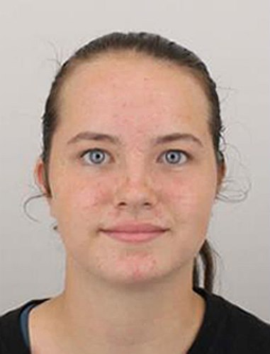 Policie vyhlásila pátrání po trnáctileté Nele Schmidtové ze Zlína. Dívka...