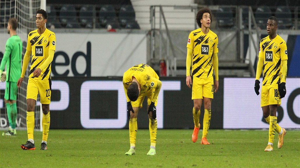 Zklamaní fotbalisté Dortmundu.