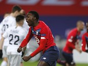 Lille vs. Sparta, Evropská liga: Timothy Weah slaví gól spoluhráe Yilmaze.