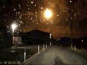 Padající meteor zachycen v prefektue Tokuima na jihu Japonska.