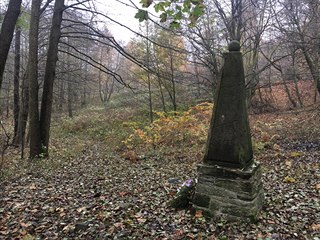 VanDammův pomník. Zde francouzského generála zajali 30. srpna 1813.