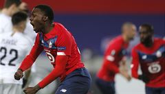 Lille vs. Sparta, Evropská liga: Timothy Weah slaví gól spoluhrá�e Yilmaze.