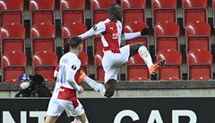 Zleva Luká� Masopust a Abdallah Sima ze Slavie.