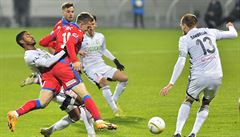 Utkání 10. kola první fotbalové ligy: Viktoria Plze - MFK Karviná, 5. prosince...