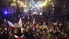 Demonstrace proti opatření se zúčastnilo několik stovek lidí. | na serveru Lidovky.cz | aktuální zprávy