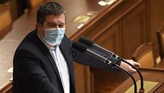 Daněmi a odvody mediků nasazených v nemonicích se bude zabývat  Ústřední krizový štáb, tvrdí Hamáček