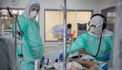 Liberecká nemocnice obsadila pacienty s covidem 11 oddělení. Plánované operace musí počkat