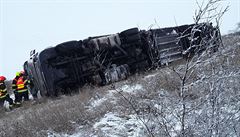 D1 u Brna byla uzavřena kvůli nehodě kamionu. Dopravu v kraji komplikuje sníh, staly se desítky nehod