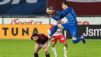 Utkání 12. kola první fotbalové ligy: Sparta Praha - FK Pardubice, 16. prosince...