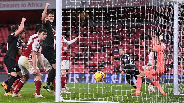 Arsenal - Burnley (Burnley stílí gól)