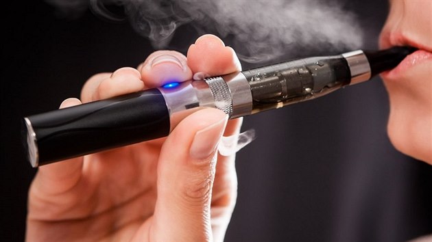 Obliba e-cigaret v Česku klesá. Uživatelé už nevěří, že jsou bezpečné |  Byznys | Lidovky.cz