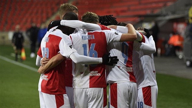 Utkání 11. kola první fotbalové ligy: Slavia Praha - Slovan Liberec, 13....