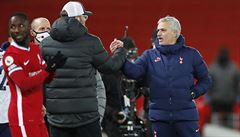 Jürgen Klopp a José Mourinho se po utkání Liverpoolu s Tottenhamem úpln...