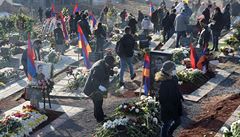 Tiscov dav Armn uctil zabit v Karabachu. Premira nechtli pustit na hbitov