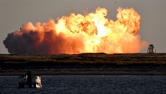 Prototyp rakety Starship od SpaceX úspěšně vyletěl do více jak 12 kilometrů, při přistání ale explodoval